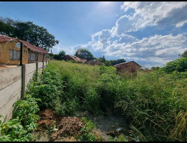 LAND FOR SALE IN FLORA PARK